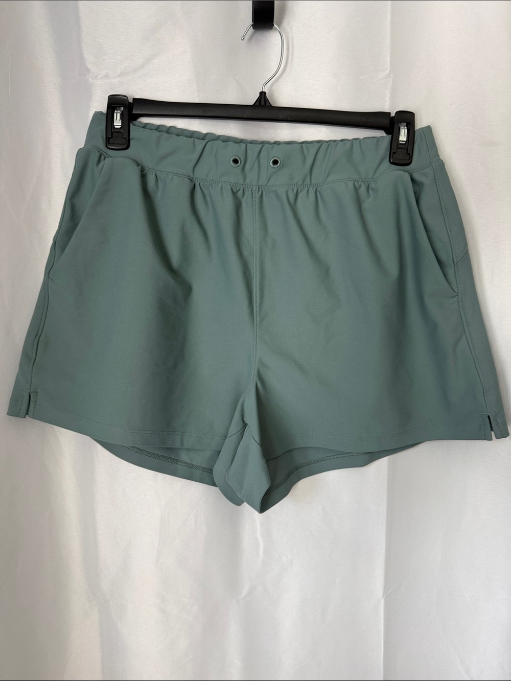 Women's Active Pull-On Shorts — Sage Green
